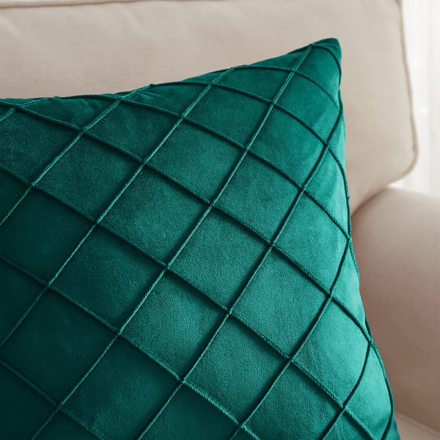 Pack of 2 Velvet Throw Pillows Sofa Decorative Christmas Throw Pillow Covers 16X16 Soft Solid Cushion Case for Bedroom Car Outdoors