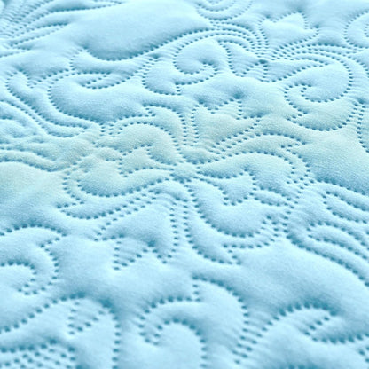 Sophia and William 3 Pieces Quilt Set Queen/Full Size with 1 Quilt and 2 Pillow Shams, Reversible Microfiber Bedding Bedspread Coverlet Set, Cozy, Lightweight and Hypoallergenic, Light Blue | 1 Quilt, 2 Pillow Shams, Reversible, Lightweight, All-Season, M