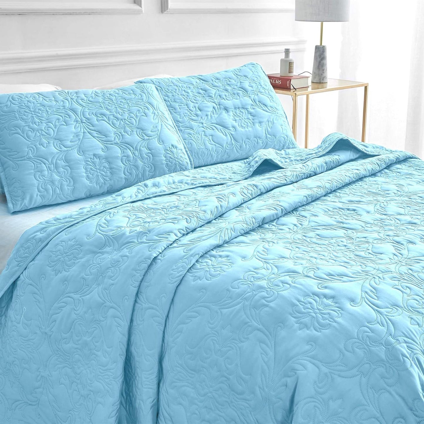 Sophia and William 3 Pieces Quilt Set Queen/Full Size with 1 Quilt and 2 Pillow Shams, Reversible Microfiber Bedding Bedspread Coverlet Set, Cozy, Lightweight and Hypoallergenic, Light Blue | 1 Quilt, 2 Pillow Shams, Reversible, Lightweight, All-Season, M