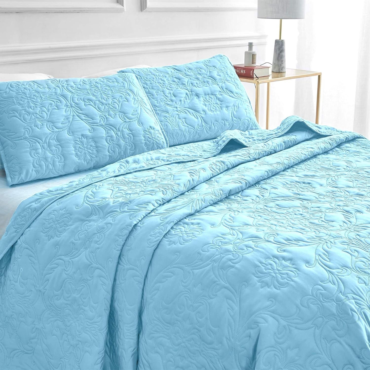 Sophia and William 3 Pieces Quilt Set Queen/Full Size with 1 Quilt and 2 Pillow Shams, Reversible Microfiber Bedding Bedspread Coverlet Set, Cozy, Lightweight and Hypoallergenic, Light Blue | 1 Quilt, 2 Pillow Shams, Reversible, Lightweight, All-Season, M